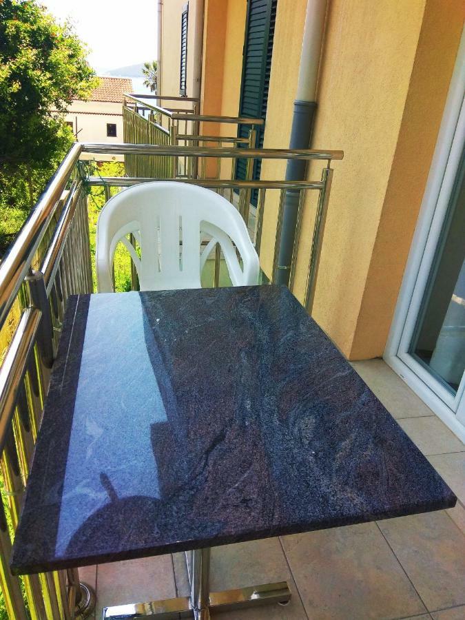 Apartments Lux Milano, Savina,Herceg-Novi ヘルツェグ・ノヴィ エクステリア 写真